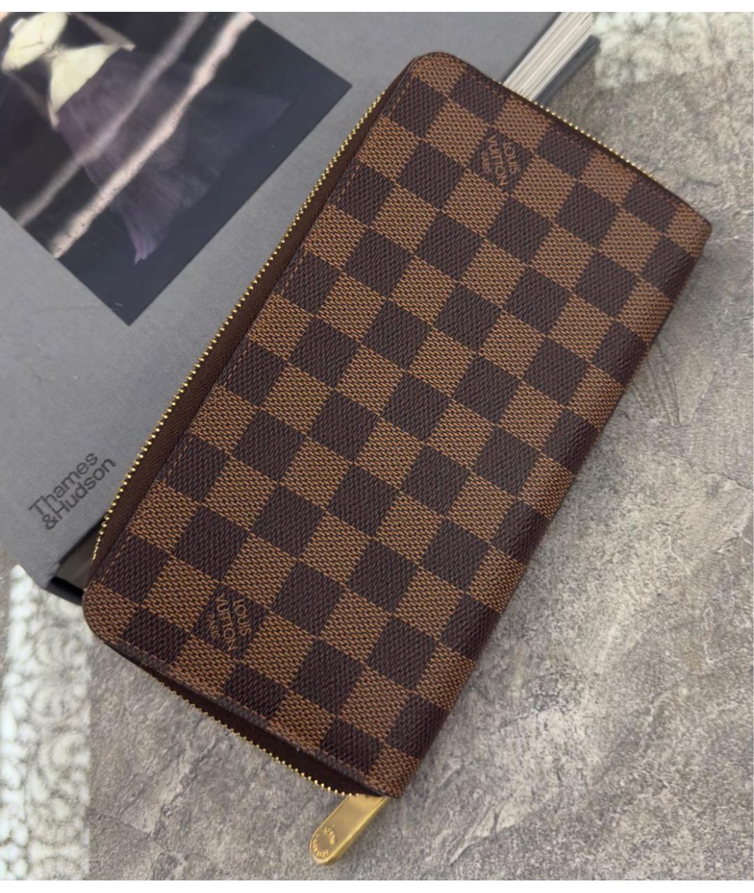 LOUIS VUITTON Коричневый кошелек, фото 3