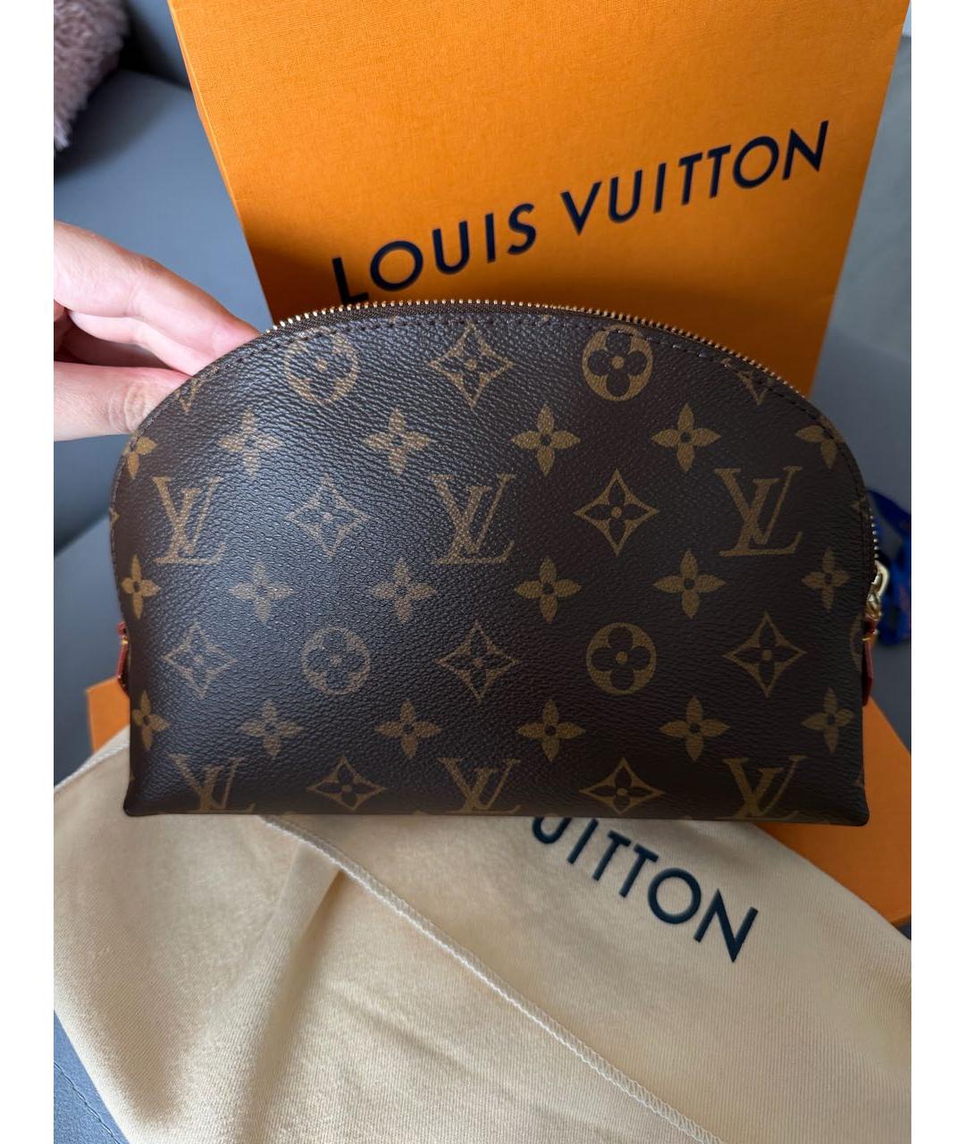 LOUIS VUITTON Коричневая кожаная косметичка, фото 6