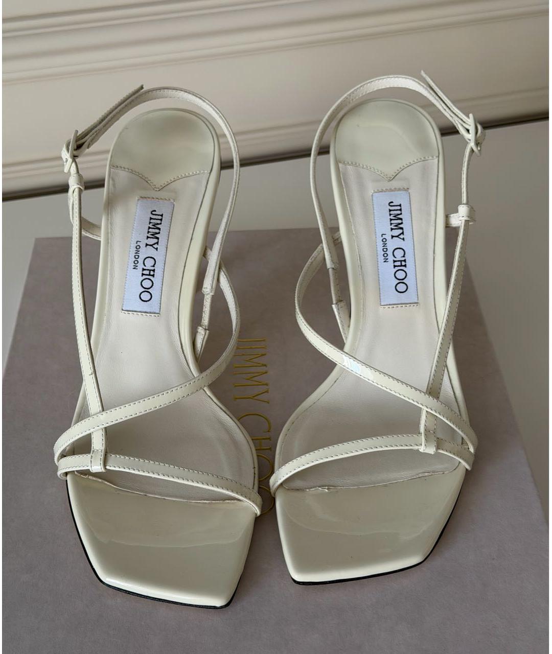 JIMMY CHOO Белые босоножки из лакированной кожи, фото 2