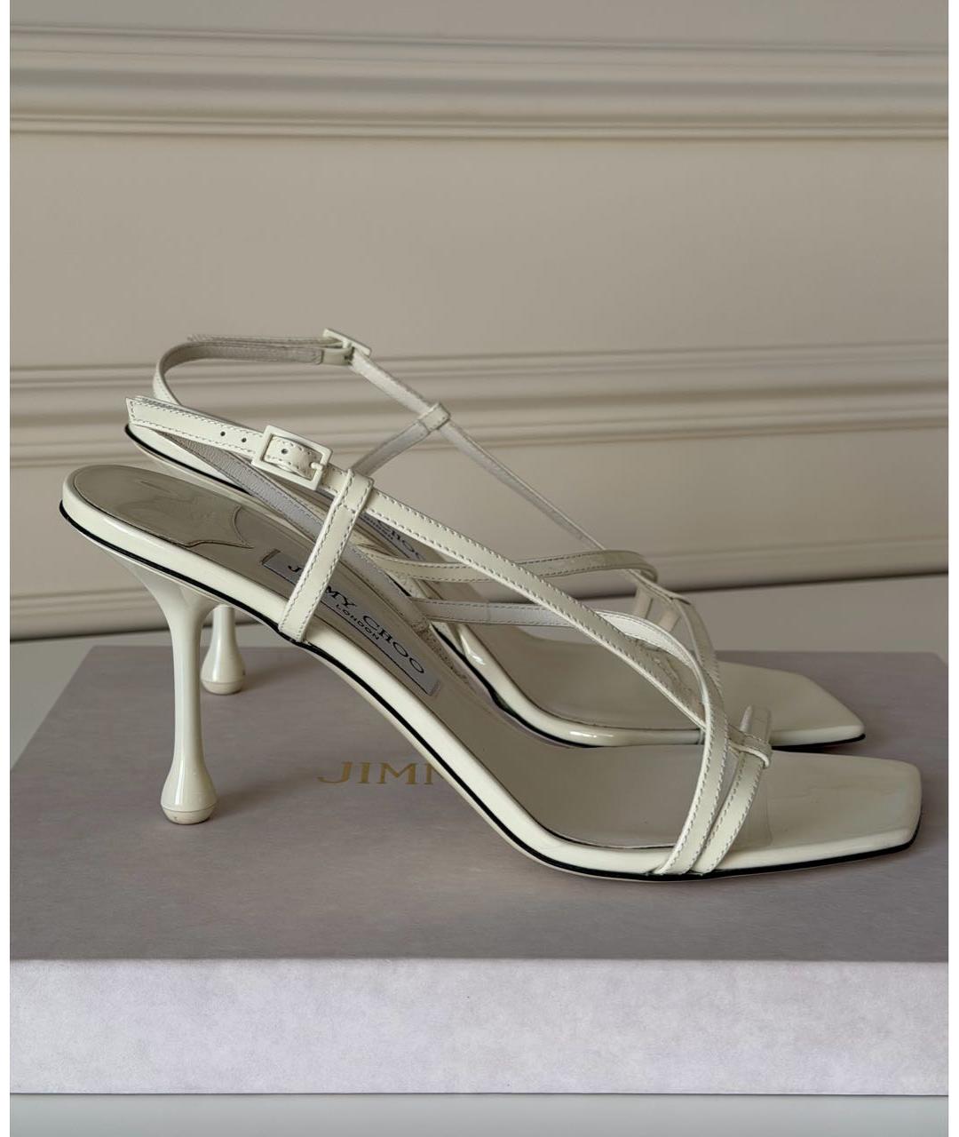 JIMMY CHOO Белые босоножки из лакированной кожи, фото 3