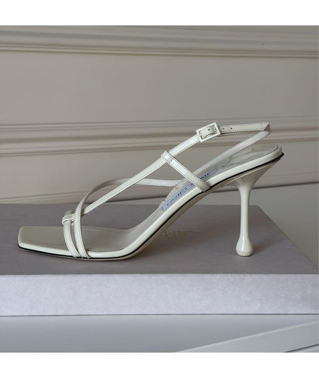 JIMMY CHOO Белые босоножки из лакированной кожи, фото 5