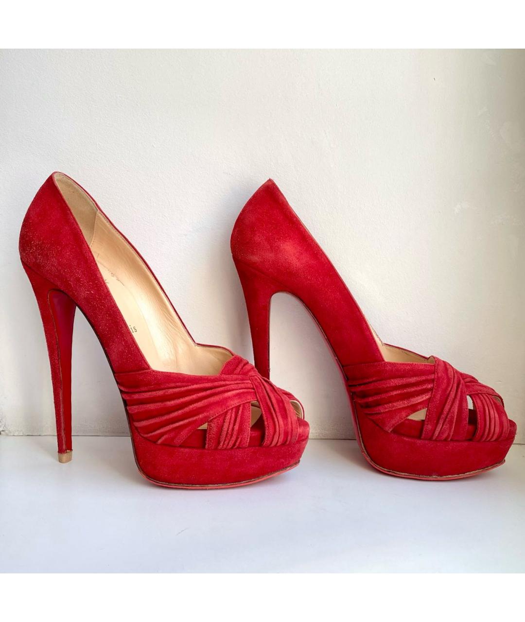 CHRISTIAN LOUBOUTIN Красные замшевые туфли, фото 2