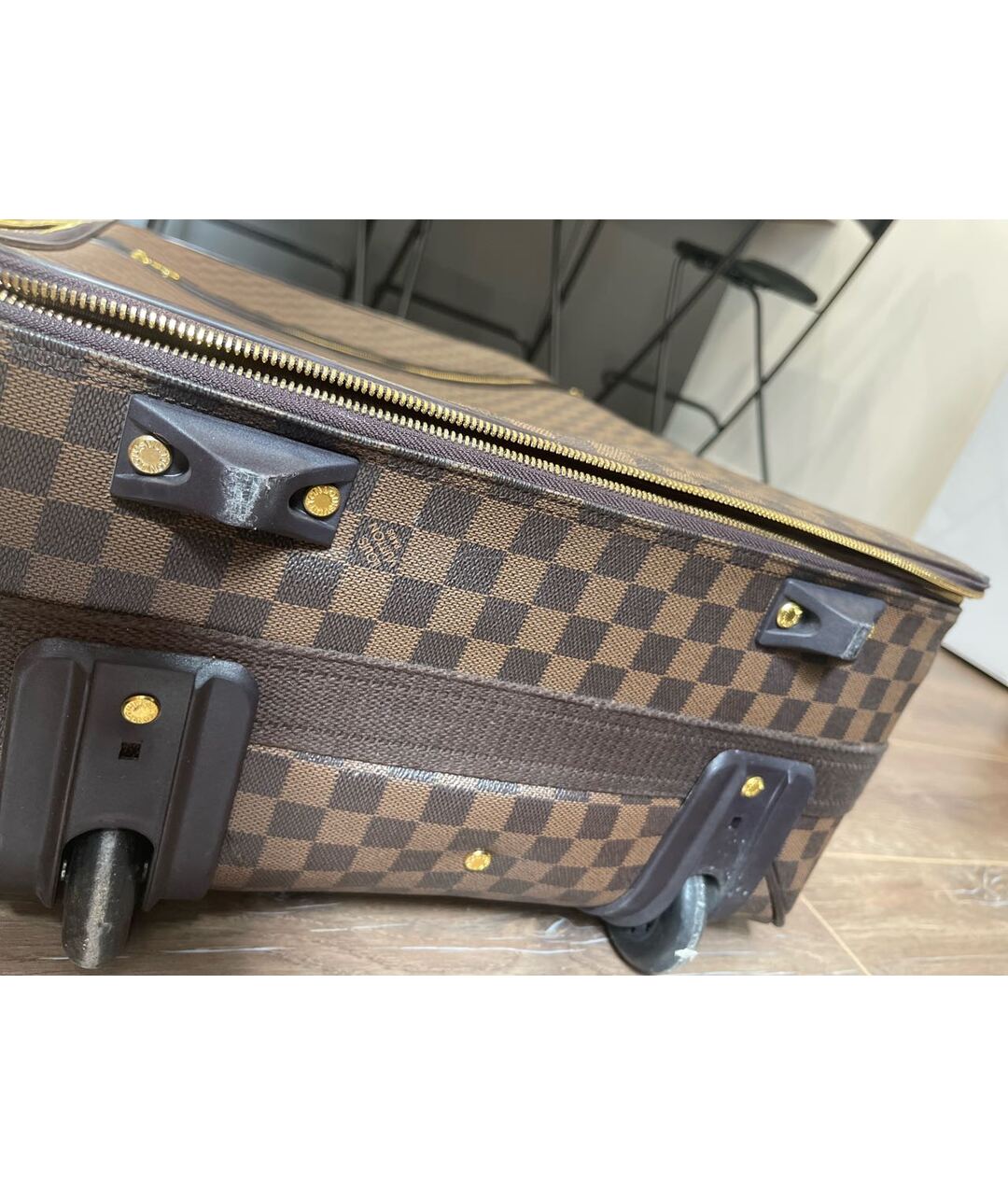 LOUIS VUITTON Коричневый кожаный чемодан, фото 6