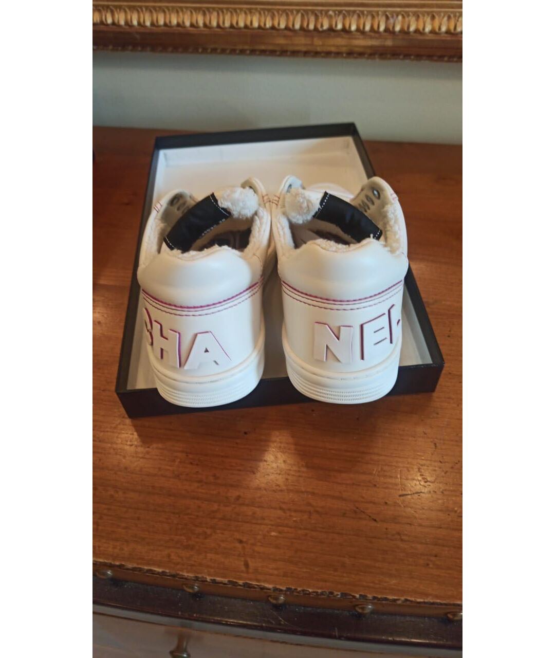 CHANEL PRE-OWNED Белые кожаные кроссовки, фото 2
