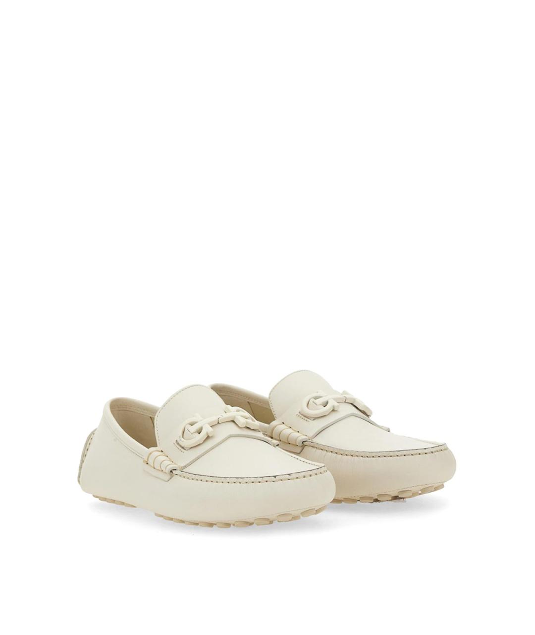 FERRAGAMO Белые кожаные лоферы, фото 2