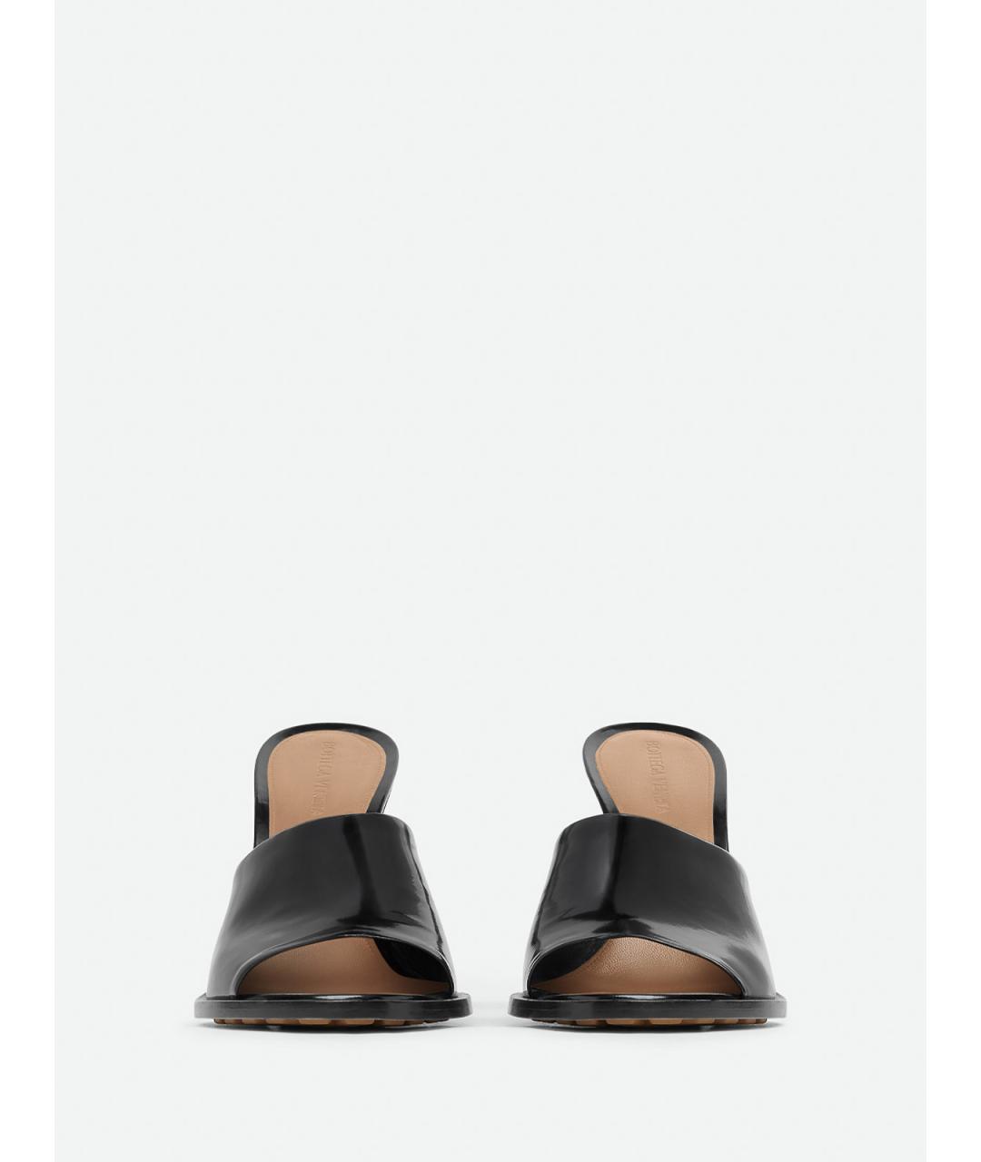 BOTTEGA VENETA Черные мюли из лакированной кожи, фото 2