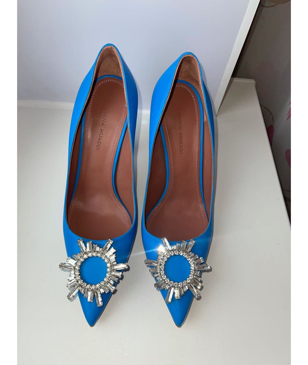 Amina Muaddi Голубые кожаные туфли, фото 2