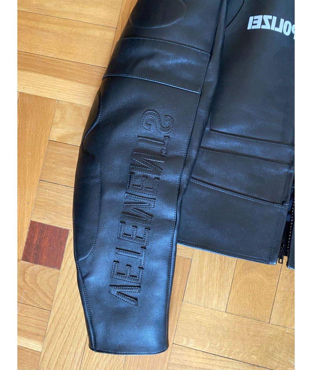 VETEMENTS Черная кожаная куртка, фото 6
