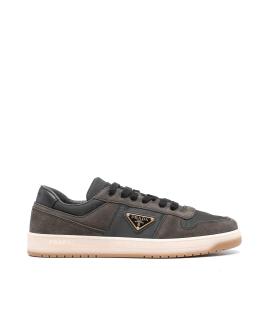PRADA Низкие кроссовки / кеды