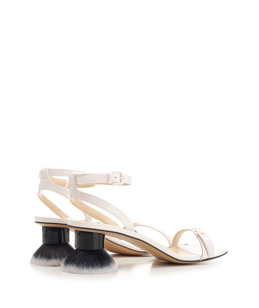 LOEWE Белые босоножки из лакированной кожи, фото 4