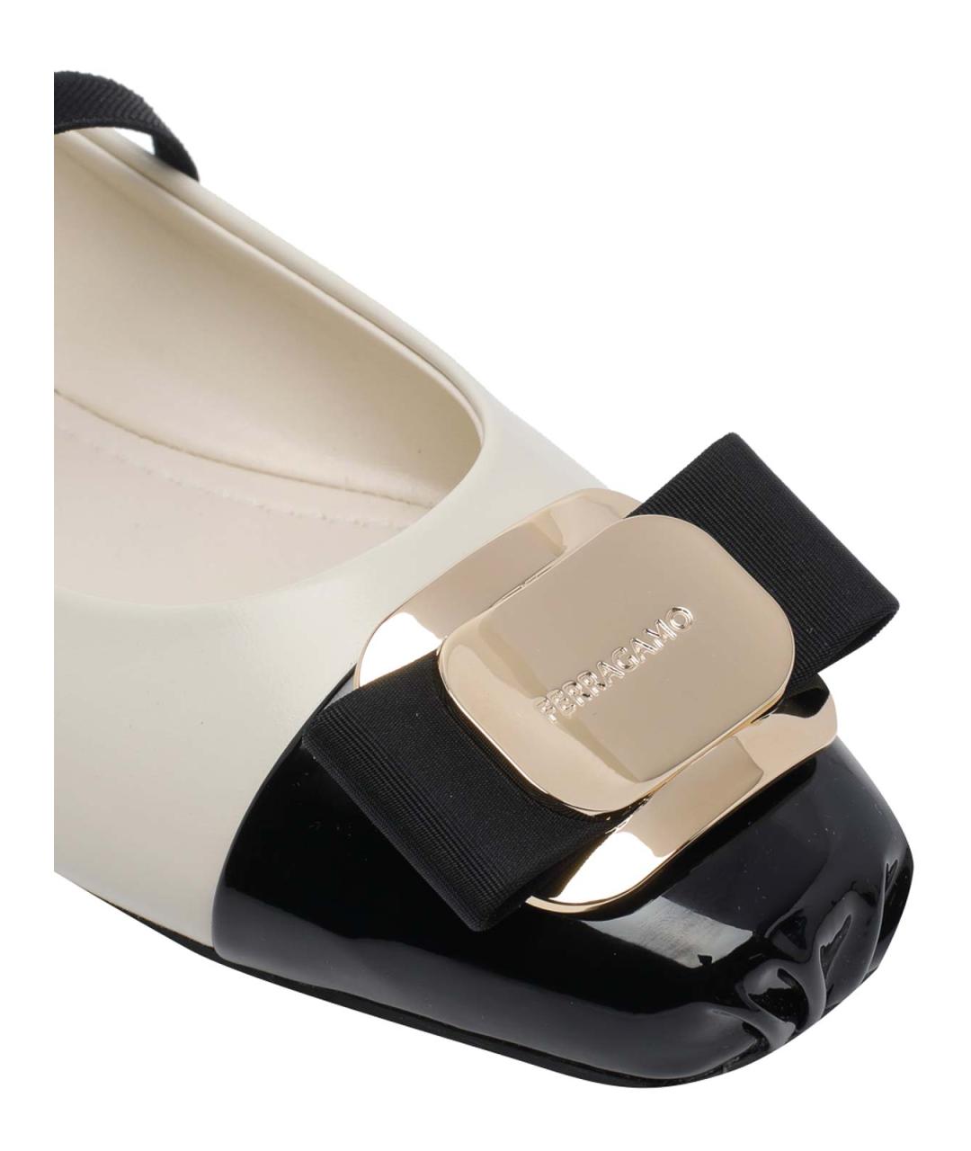 FERRAGAMO Белые кожаные балетки, фото 4