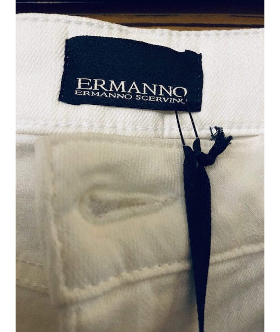 ERMANNO SCERVINO Белые хлопко-эластановые прямые джинсы, фото 6