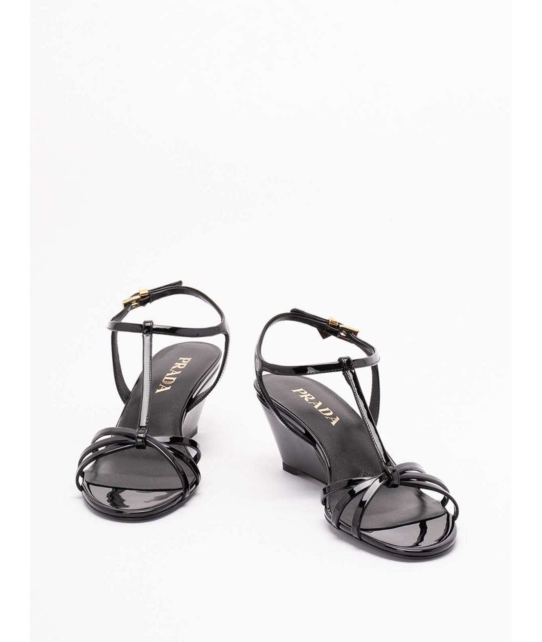 PRADA Черные босоножки из лакированной кожи, фото 2