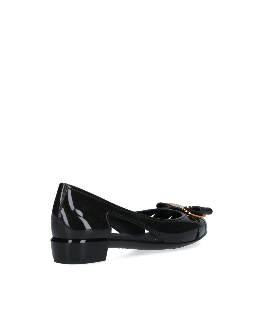 FERRAGAMO Черные резиновые балетки, фото 4