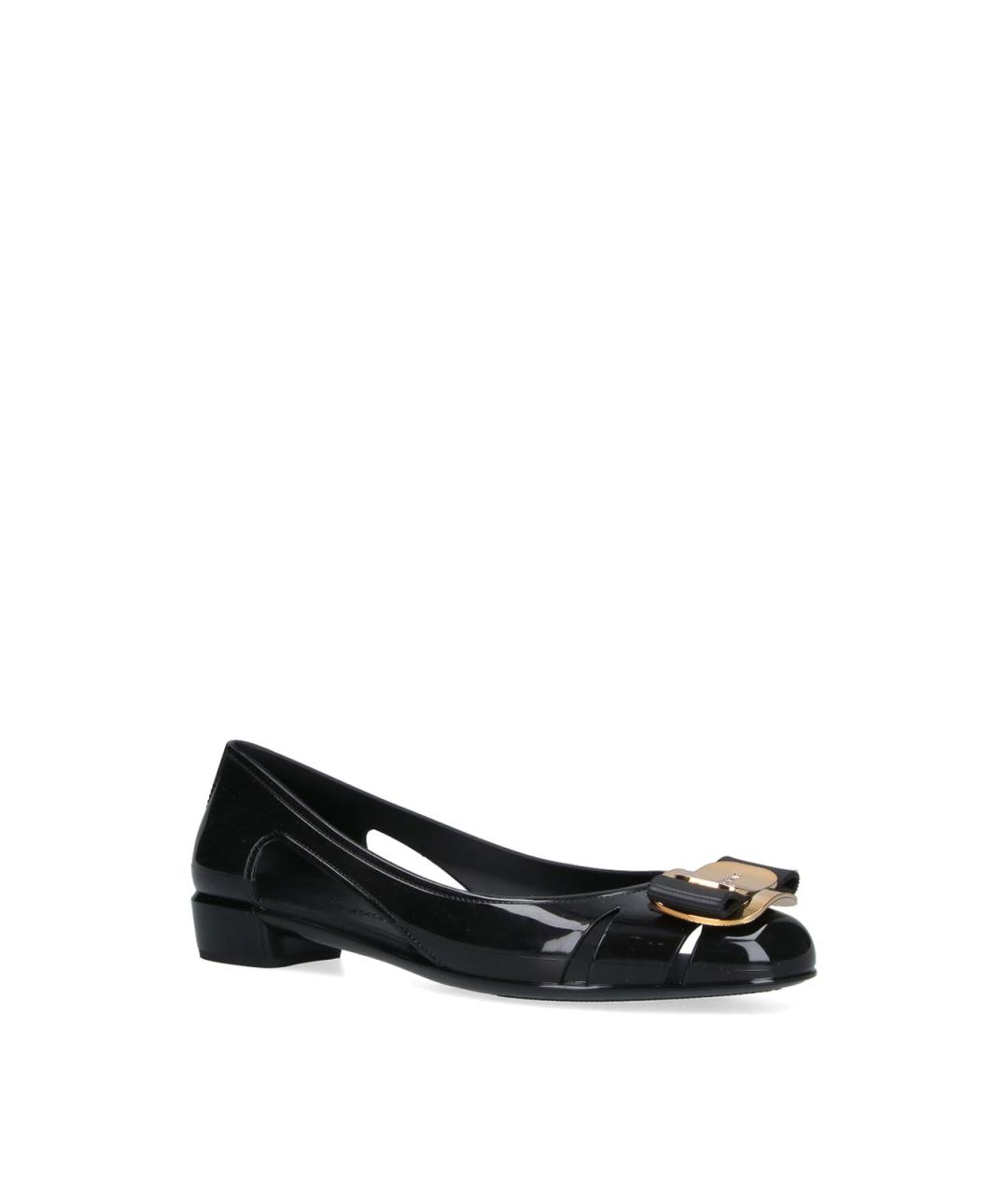 FERRAGAMO Черные резиновые балетки, фото 2