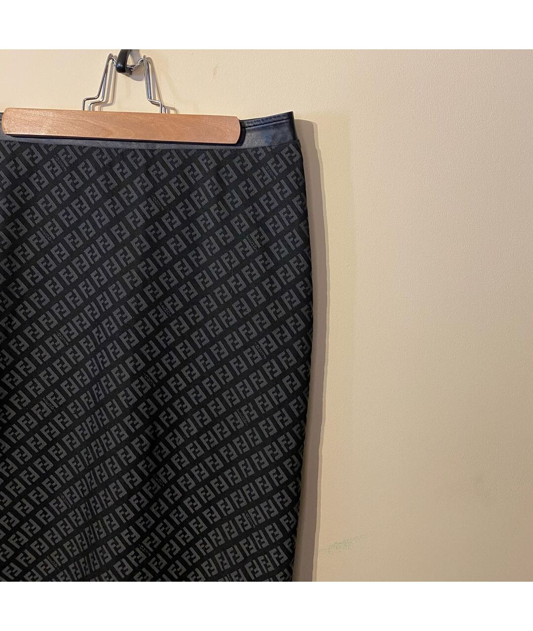 FENDI Черная полиамидовая юбка миди, фото 4