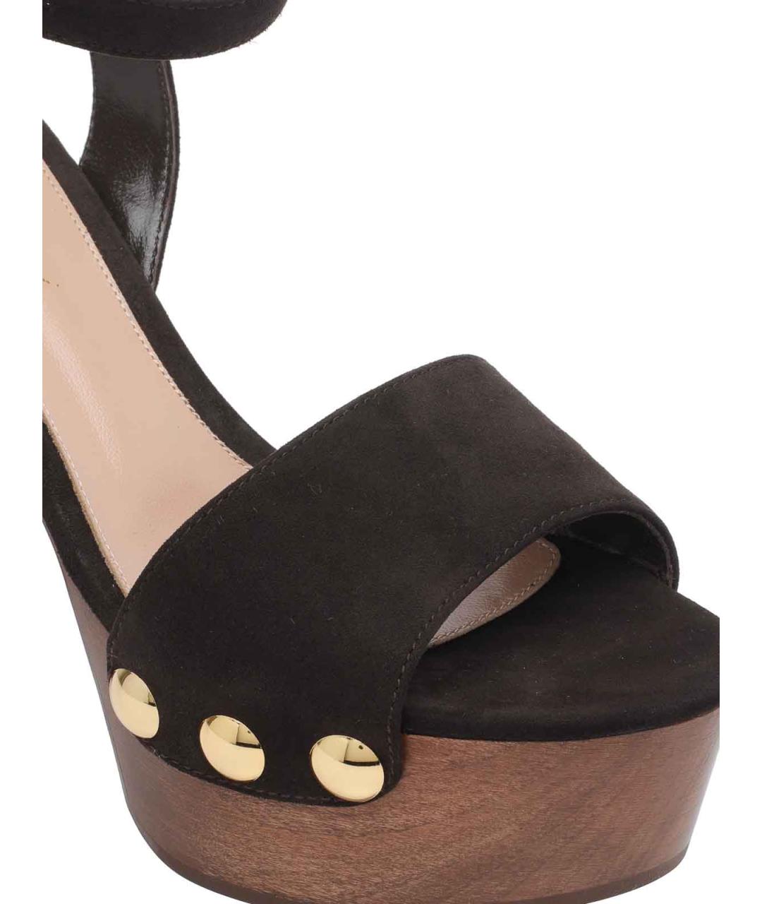 GIANVITO ROSSI Коричневые замшевые босоножки, фото 4