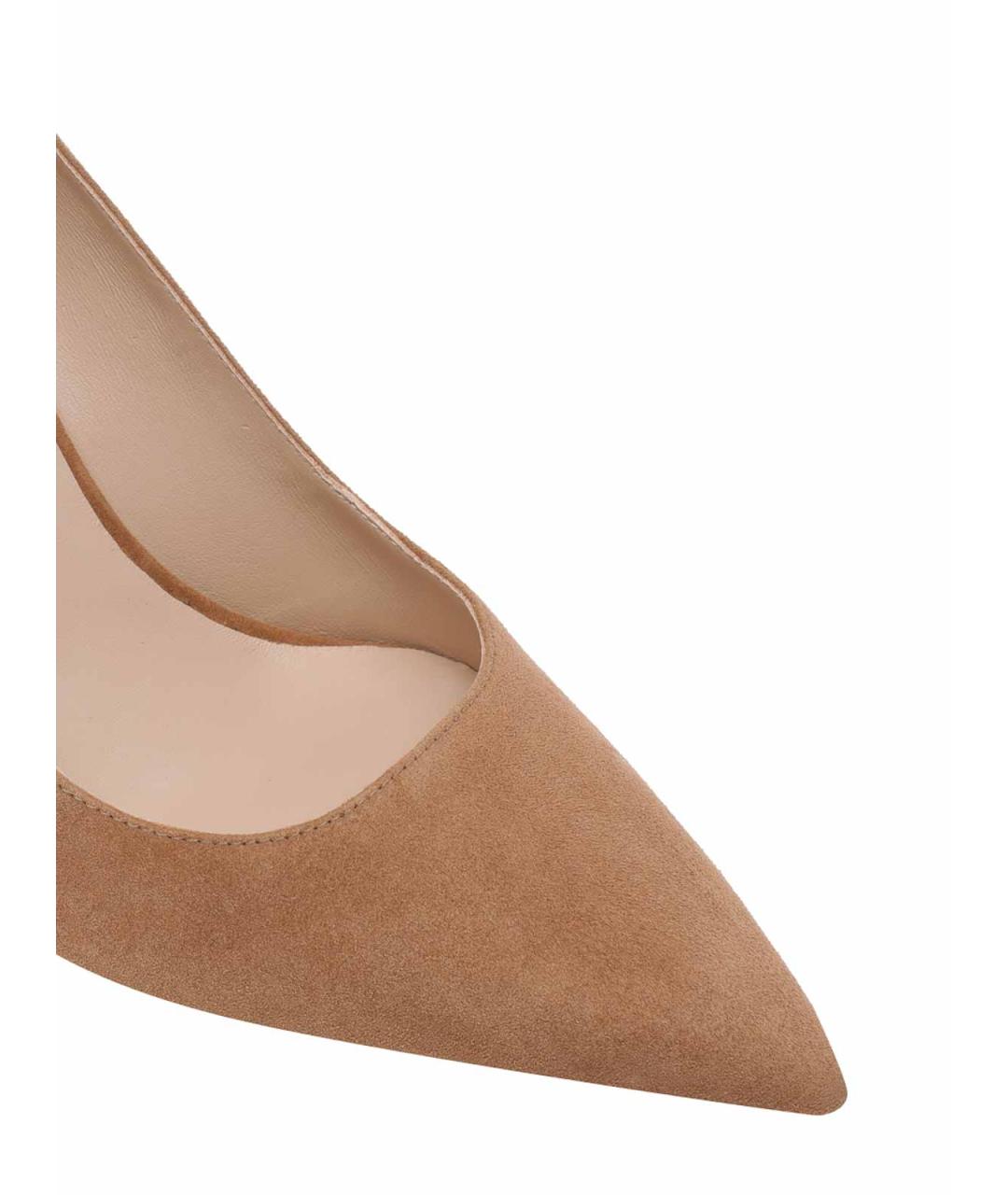 STUART WEITZMAN Бежевые замшевые туфли, фото 4