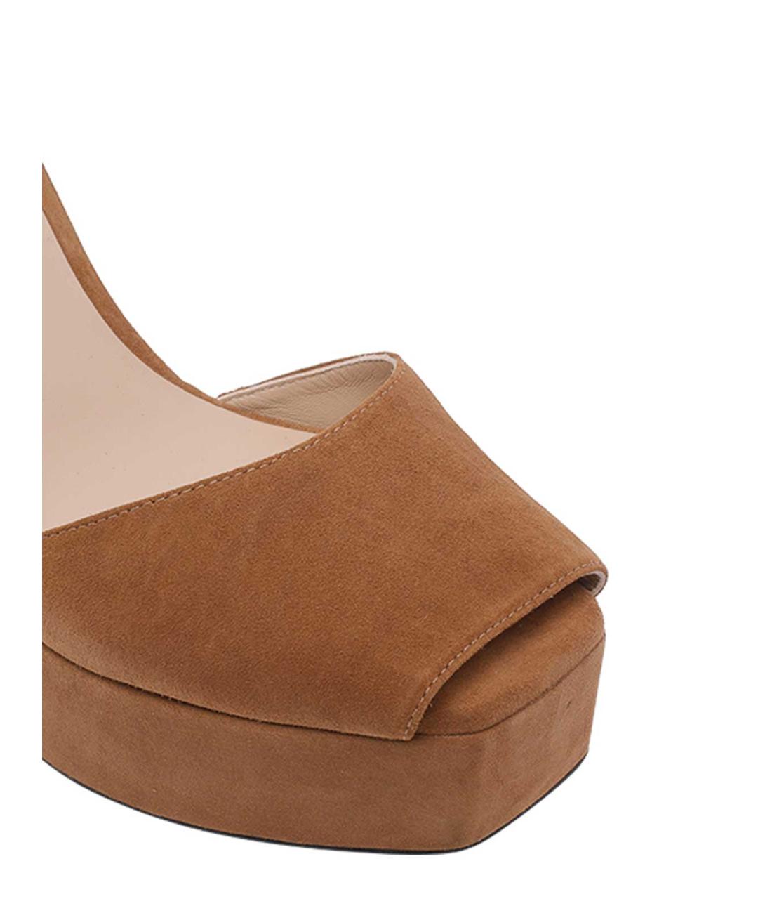 STUART WEITZMAN Коричневые замшевые босоножки, фото 4