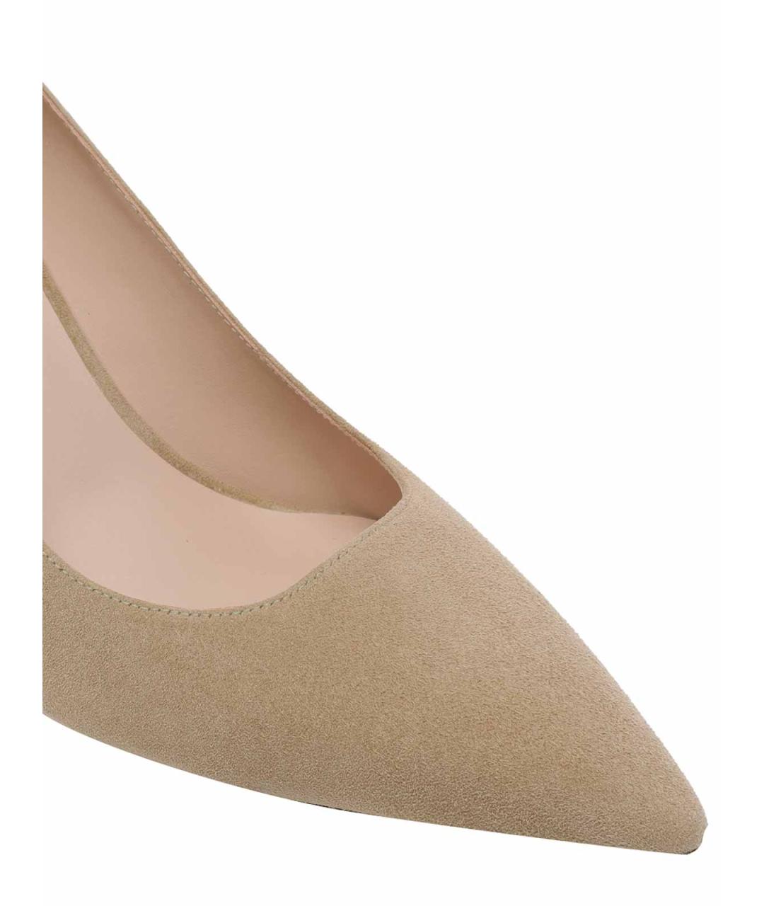 STUART WEITZMAN Бежевые замшевые туфли, фото 4