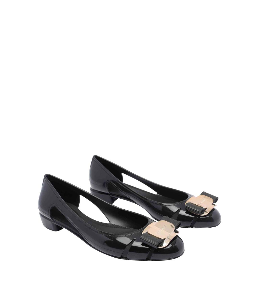 FERRAGAMO Черные резиновые балетки, фото 2