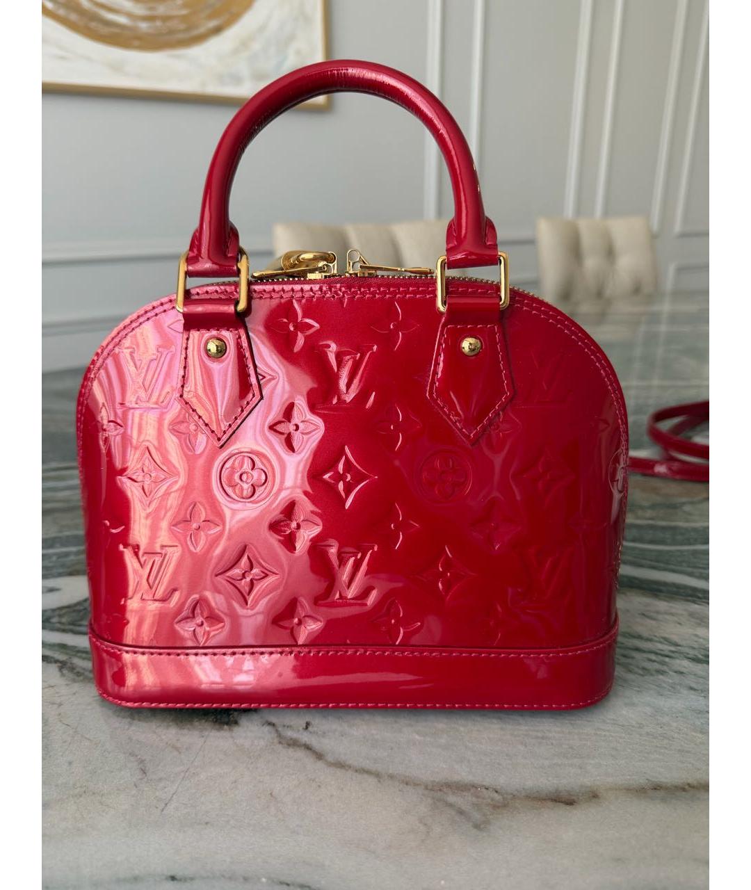 LOUIS VUITTON Красная сумка с короткими ручками из лакированной кожи, фото 9