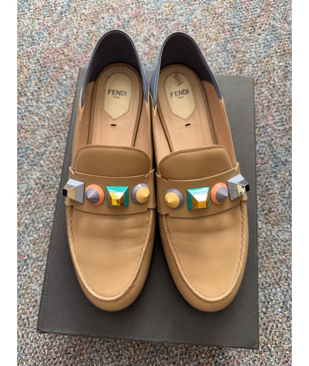 FENDI Бежевые кожаные лоферы, фото 2