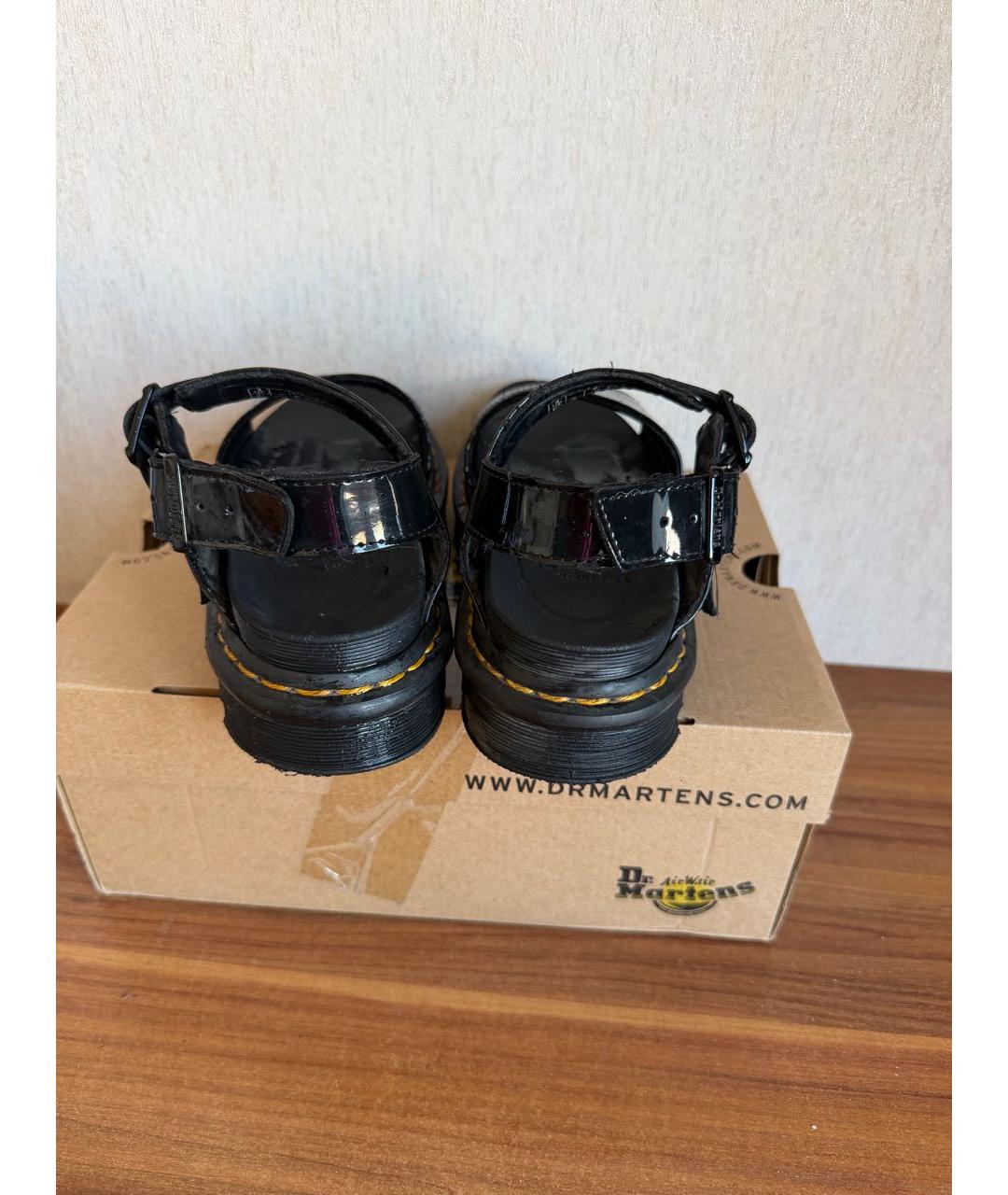 DR. MARTENS Черные босоножки из лакированной кожи, фото 3