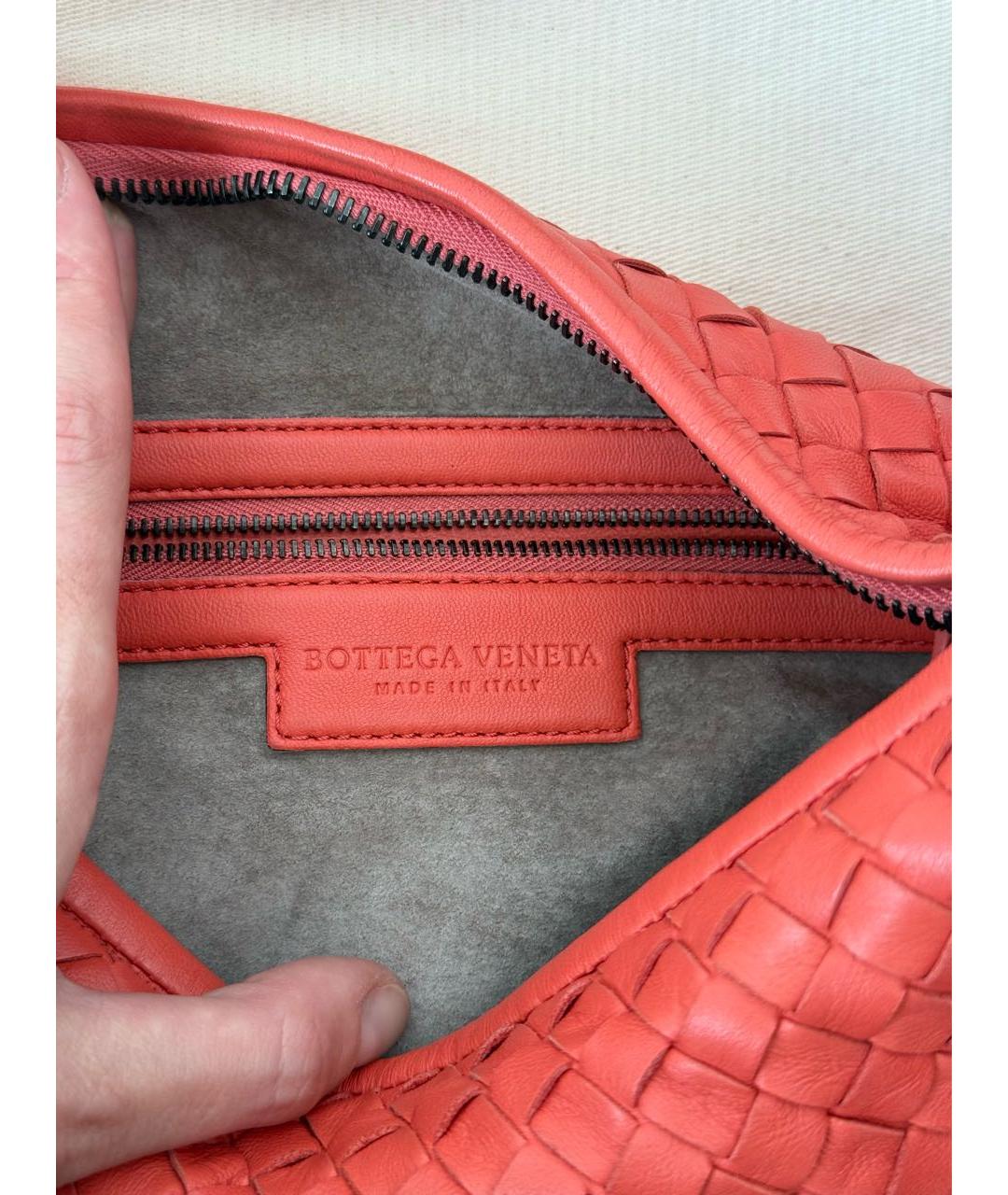 BOTTEGA VENETA Коралловая кожаная сумка с короткими ручками, фото 5