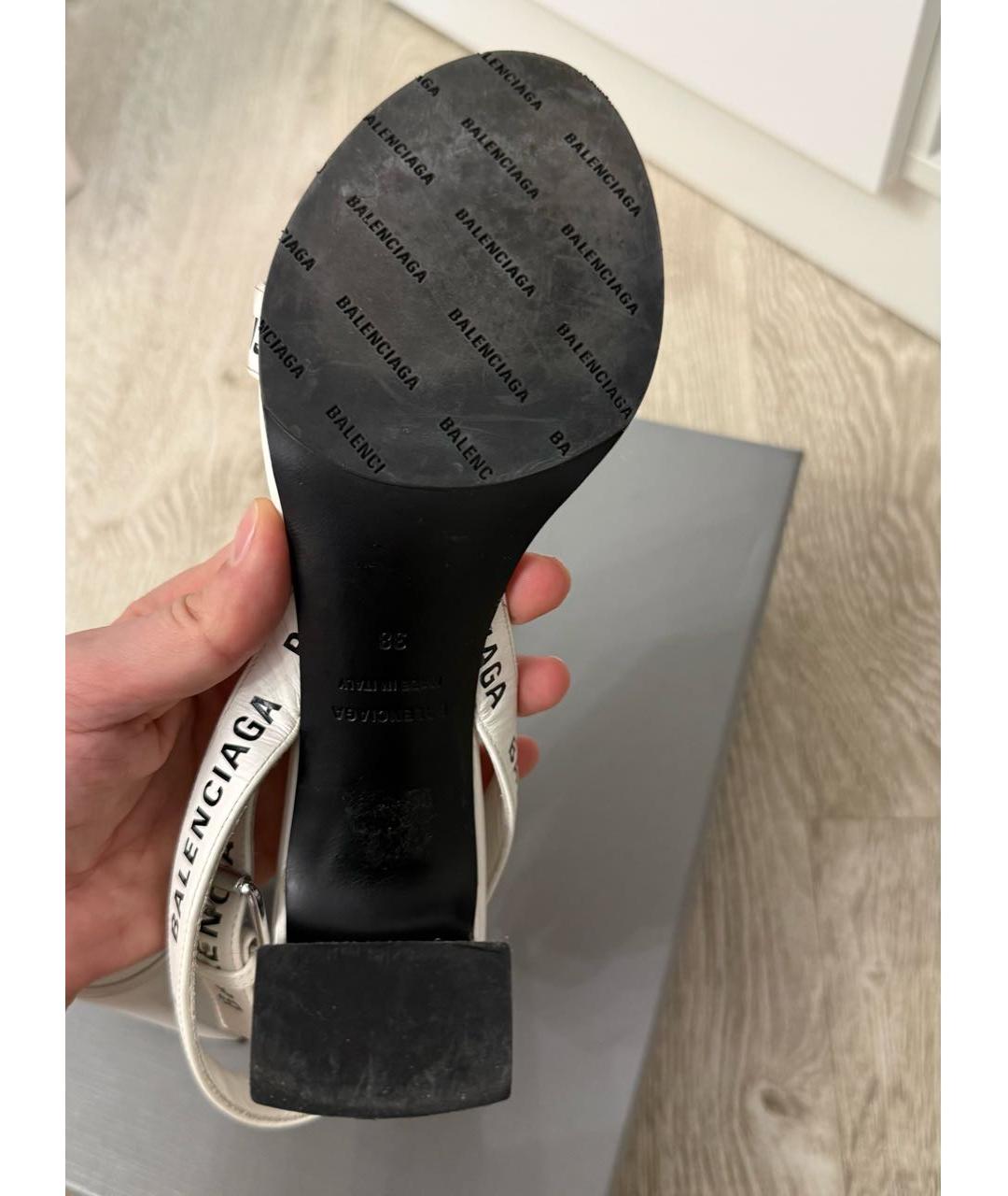 BALENCIAGA Белые кожаные босоножки, фото 4