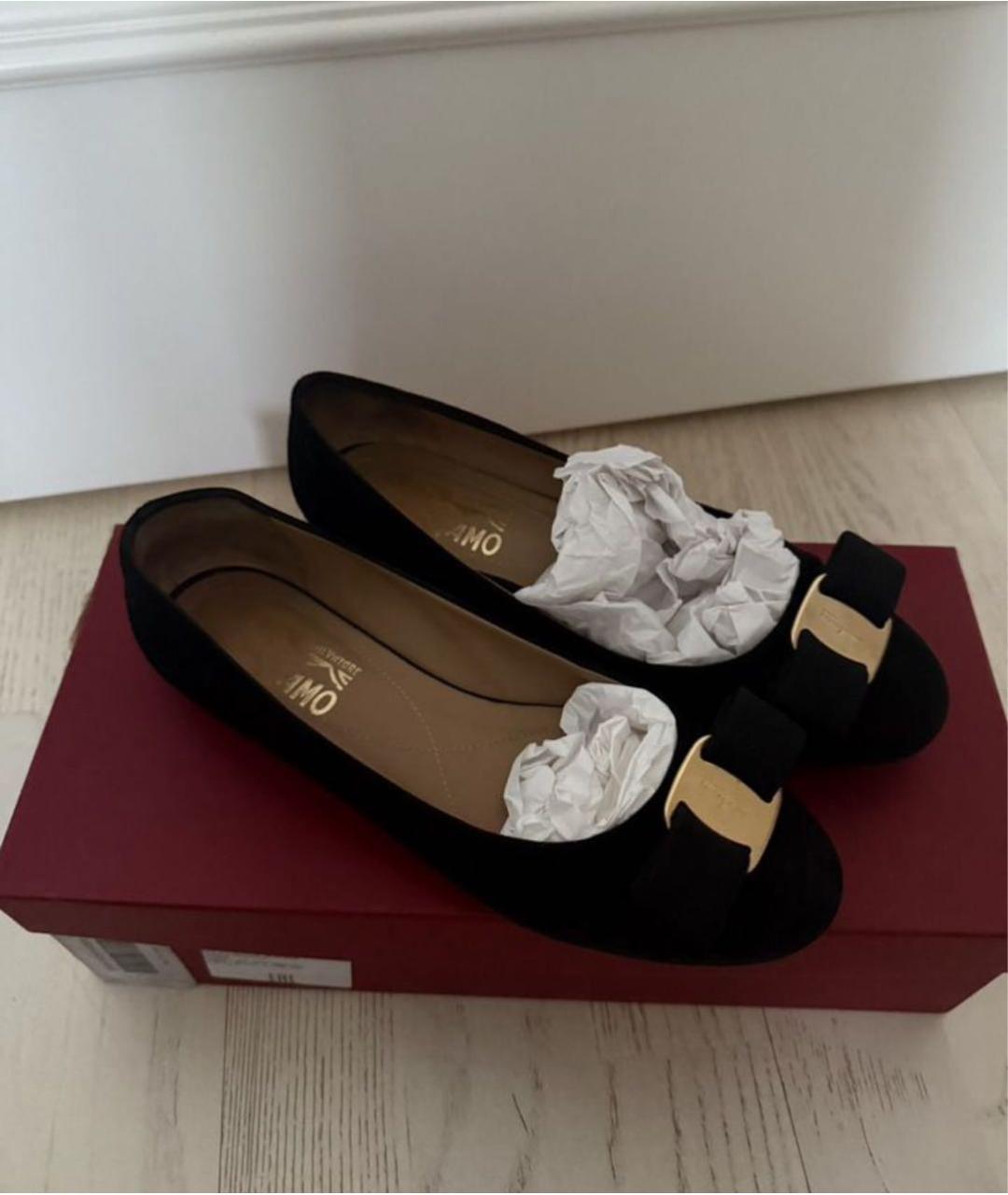 FERRAGAMO Черные бархатные балетки, фото 5