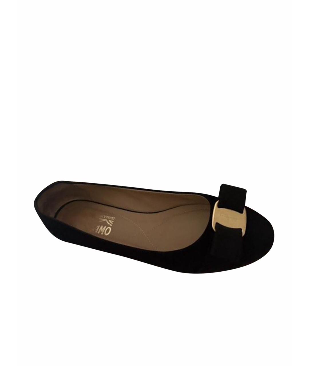 FERRAGAMO Черные бархатные балетки, фото 1