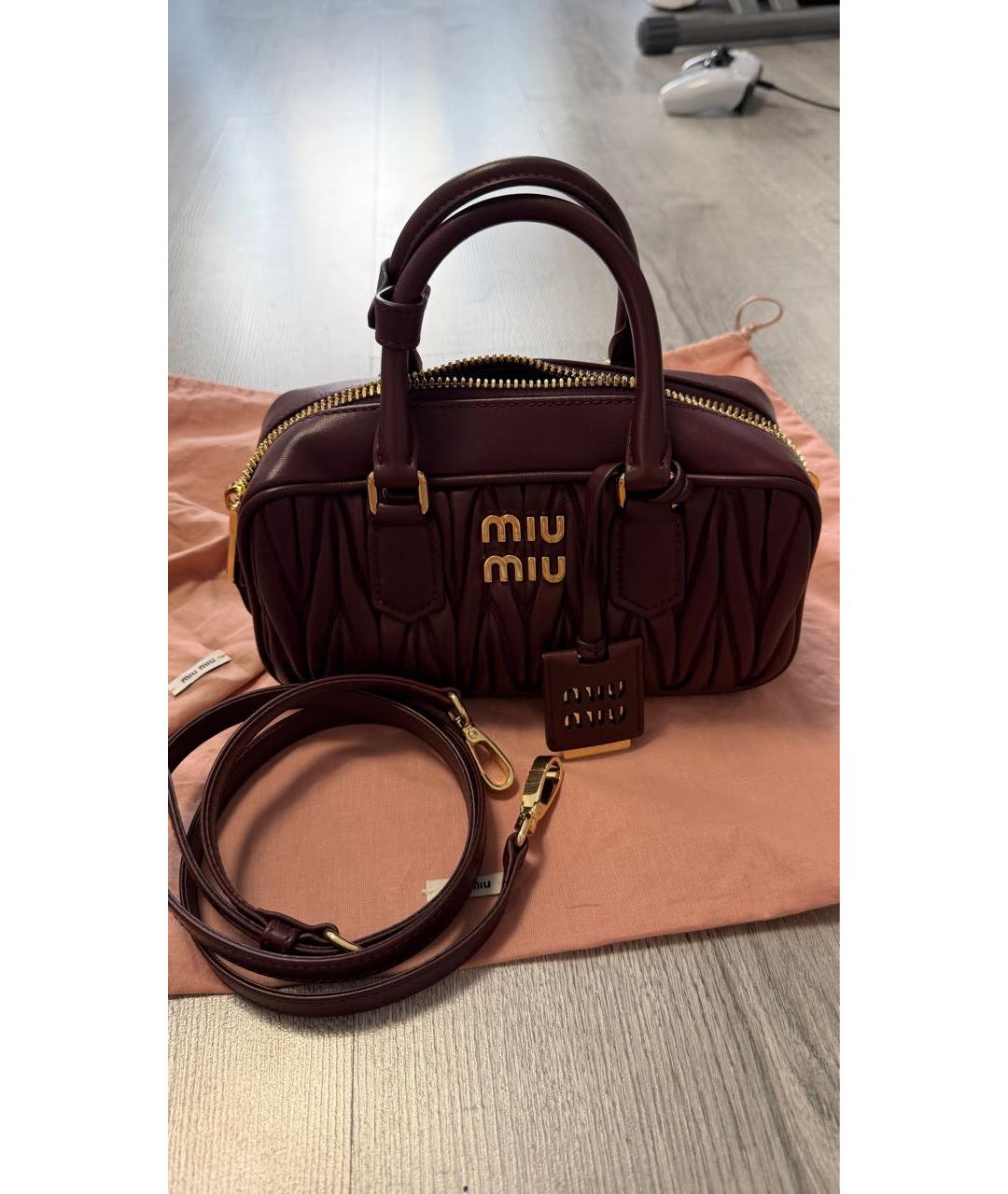 MIU MIU Бордовая кожаная сумка с короткими ручками, фото 5