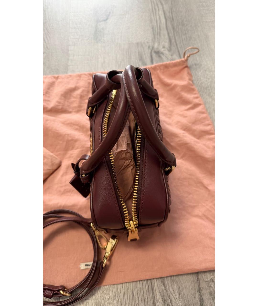 MIU MIU Бордовая кожаная сумка с короткими ручками, фото 4