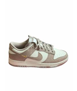 NIKE Кроссовки