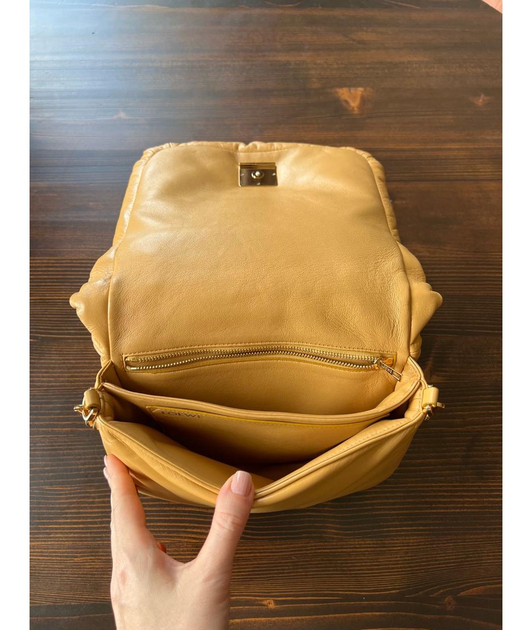 LOEWE Горчичная кожаная сумка через плечо, фото 4