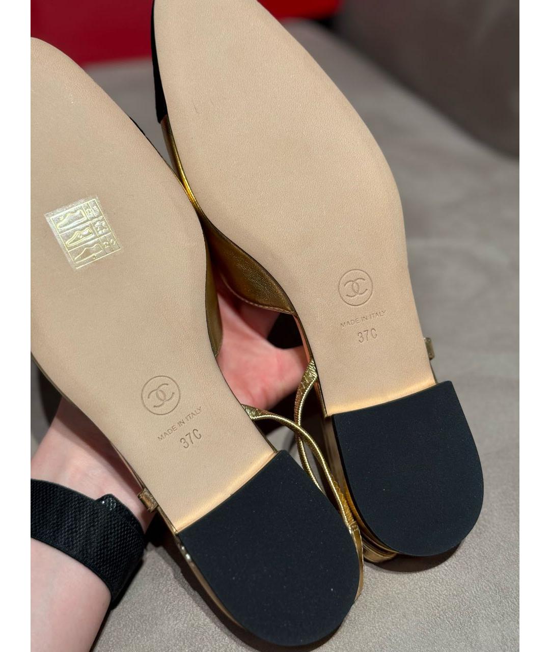 CHANEL Золотые кожаные туфли, фото 6