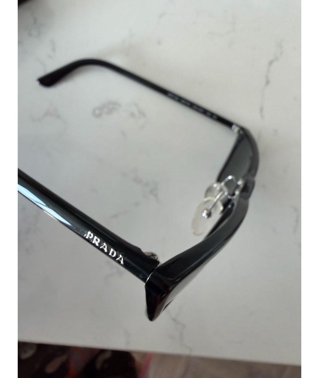 PRADA Черные пластиковые солнцезащитные очки, фото 3