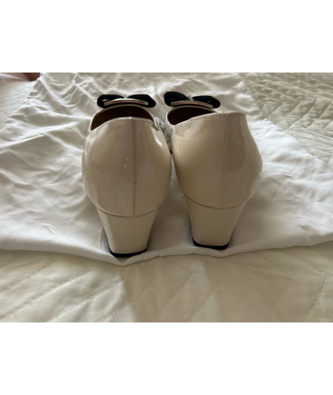 TOM FORD Бежевые туфли из лакированной кожи, фото 3