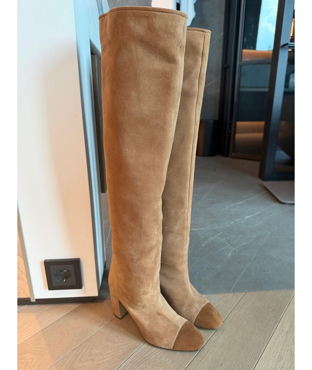 STUART WEITZMAN Коричневые замшевые ботфорты, фото 5