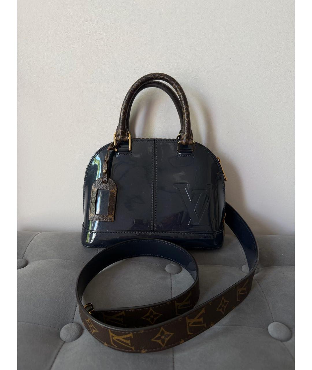 LOUIS VUITTON Темно-синяя сумка с короткими ручками из лакированной кожи, фото 8