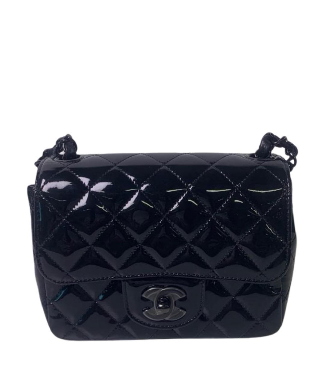 CHANEL Черная сумка через плечо из лакированной кожи, фото 1