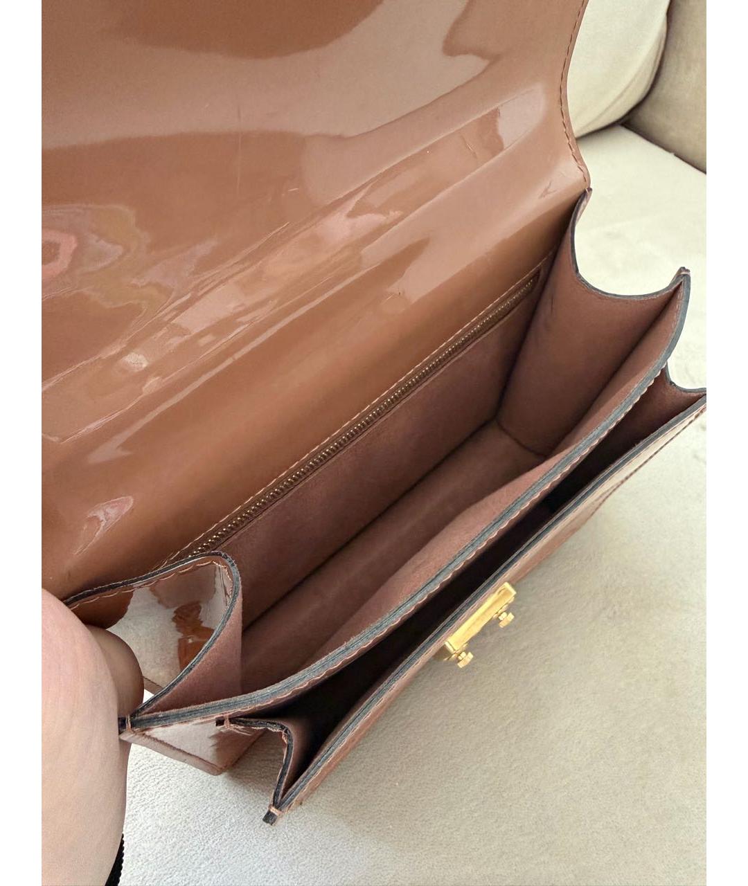LOUIS VUITTON Бежевая сумка через плечо из лакированной кожи, фото 4