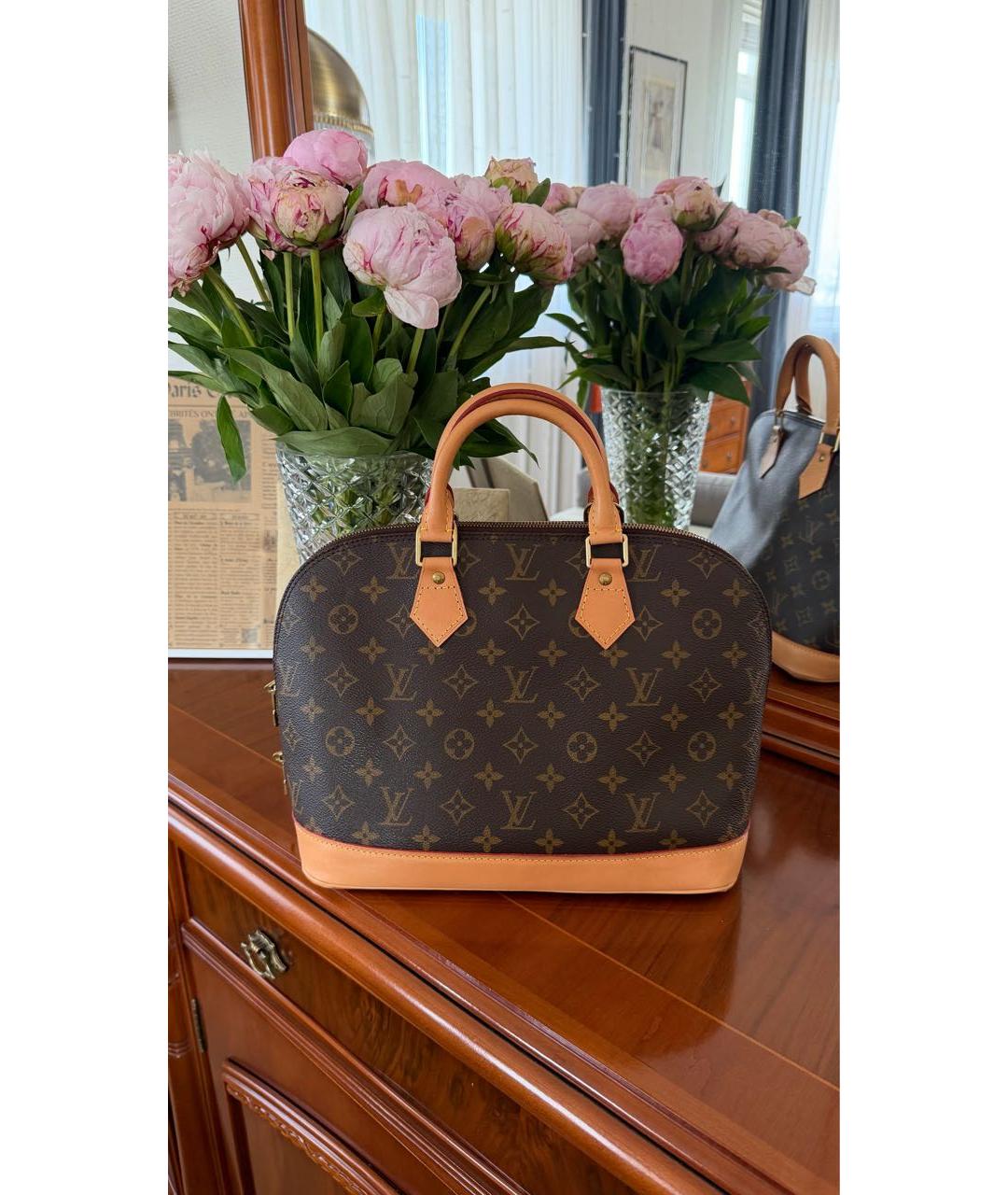 LOUIS VUITTON Коричневая сумка с короткими ручками, фото 9