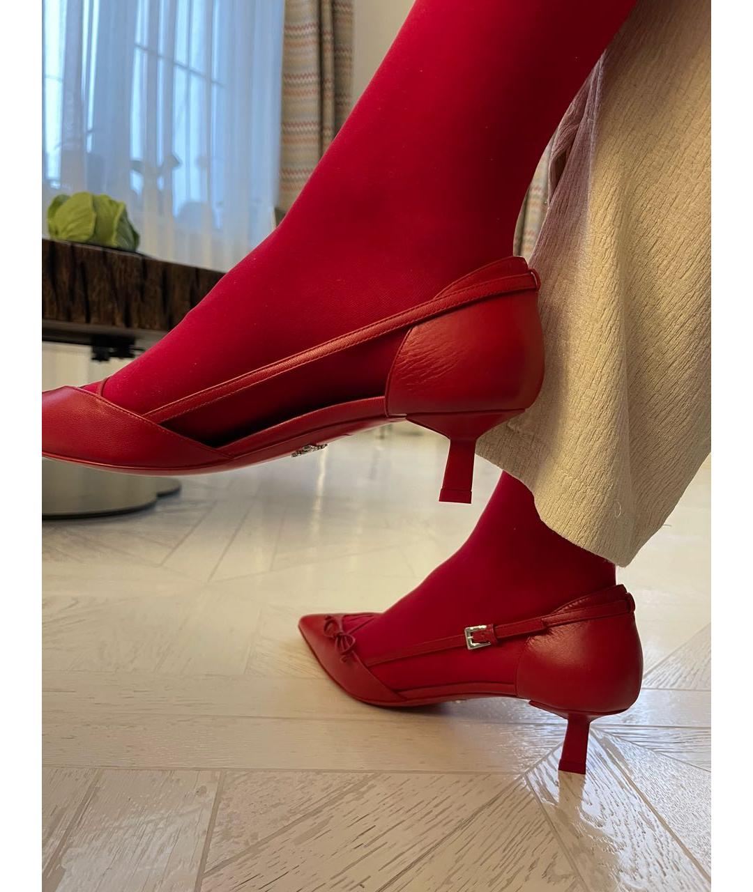 PRADA Красные кожаные лодочки на низком каблуке, фото 8
