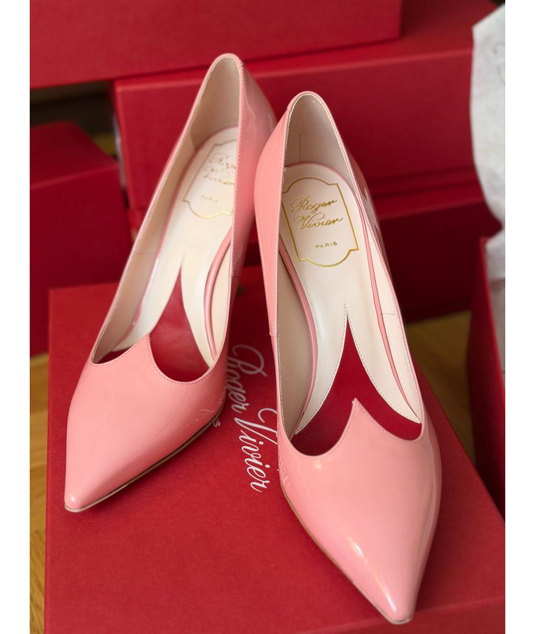 ROGER VIVIER Розовые туфли из лакированной кожи, фото 2
