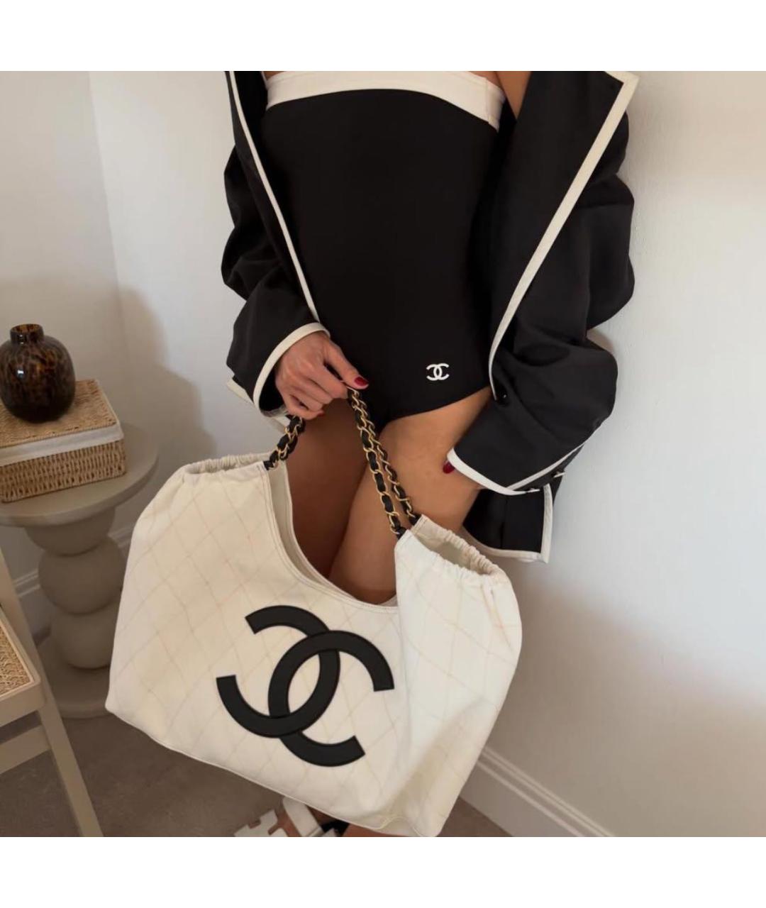 CHANEL Белая кожаная сумка тоут, фото 4