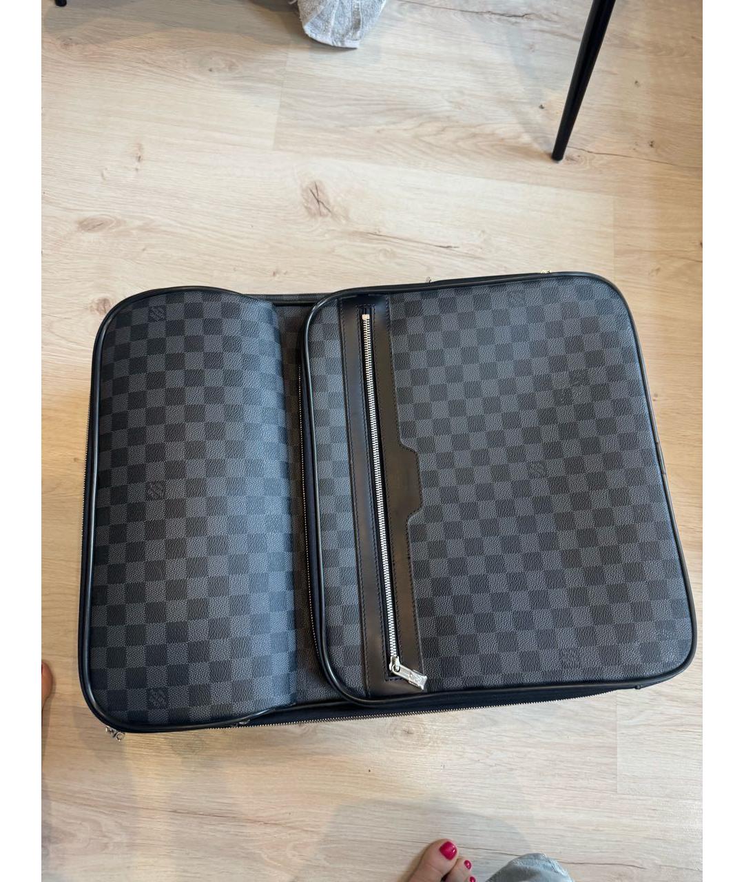 LOUIS VUITTON Антрацитовый кожаный чемодан, фото 4