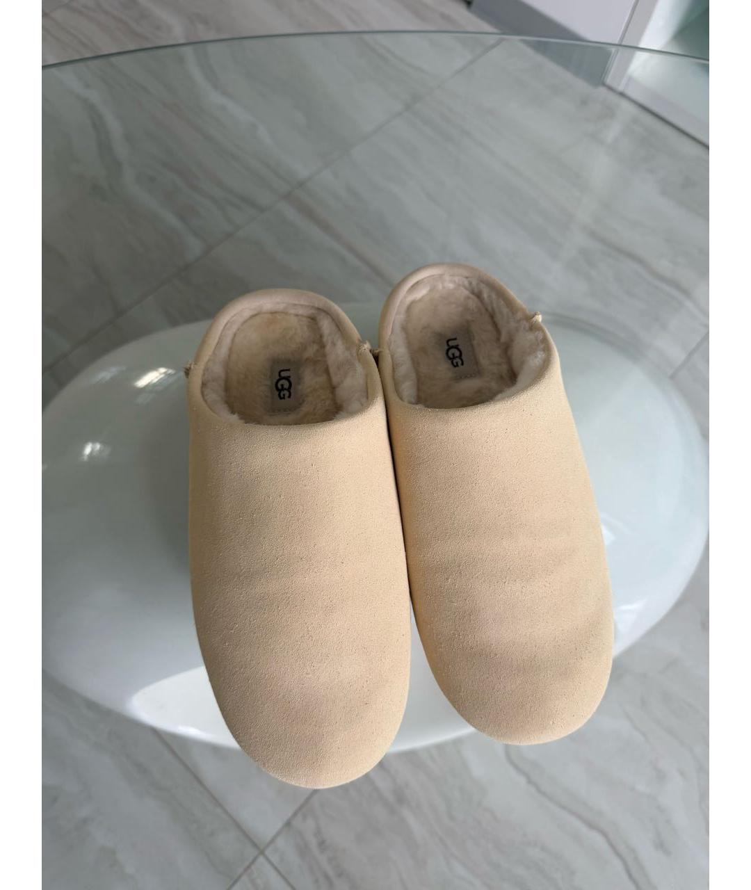 UGG AUSTRALIA Бежевые замшевые сабо, фото 2