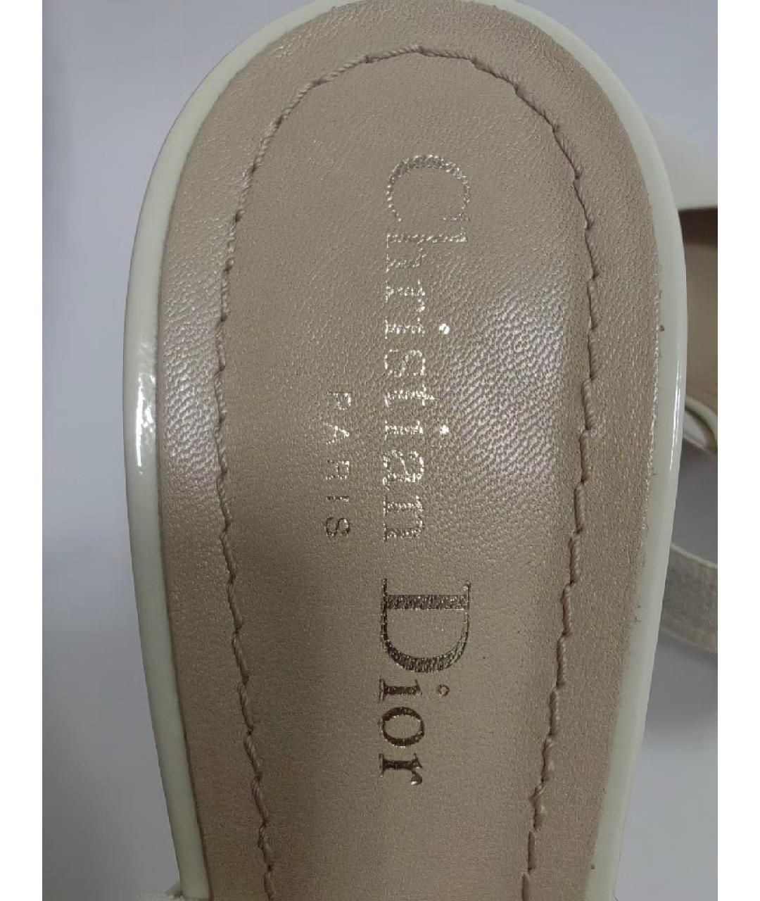 CHRISTIAN DIOR Белые туфли из лакированной кожи, фото 6